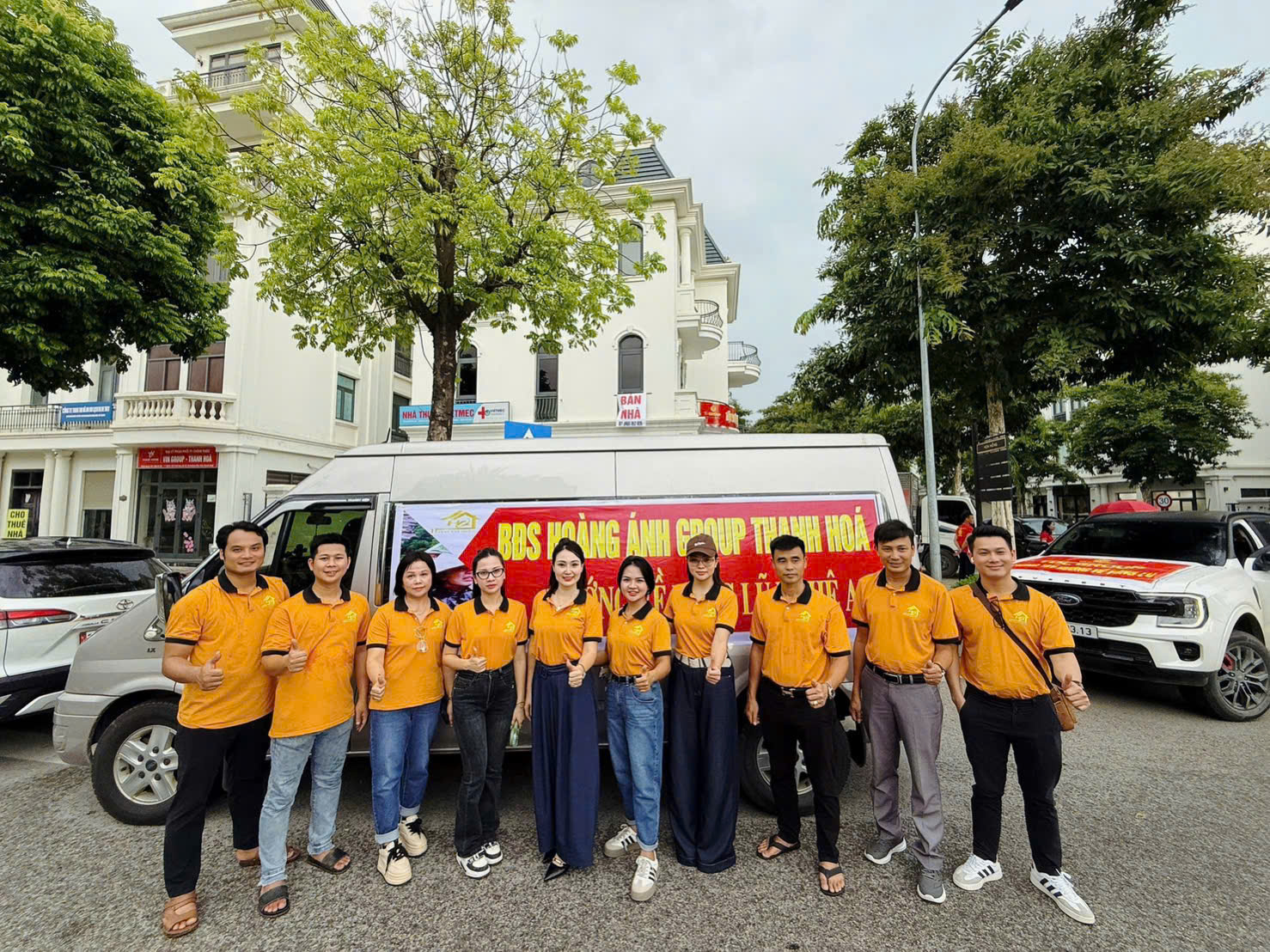 Hoàng Ánh chung tay cùng bà con vùng lũ Nghệ An