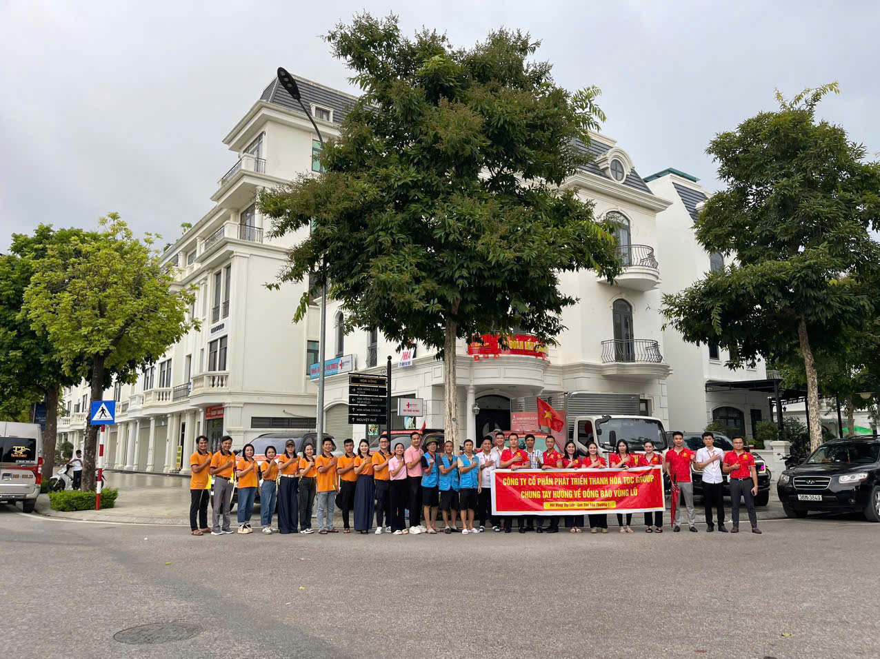 Hoàng Ánh chung tay cùng bà con vùng lũ Nghệ An